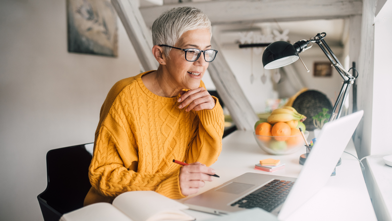 woman at laptop